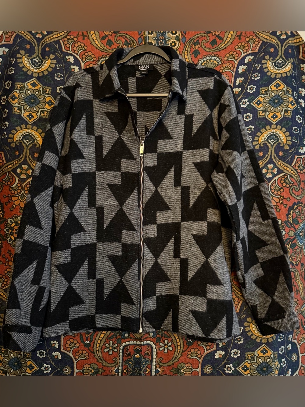 Black & Gray Geometric Zip-Up Jacket